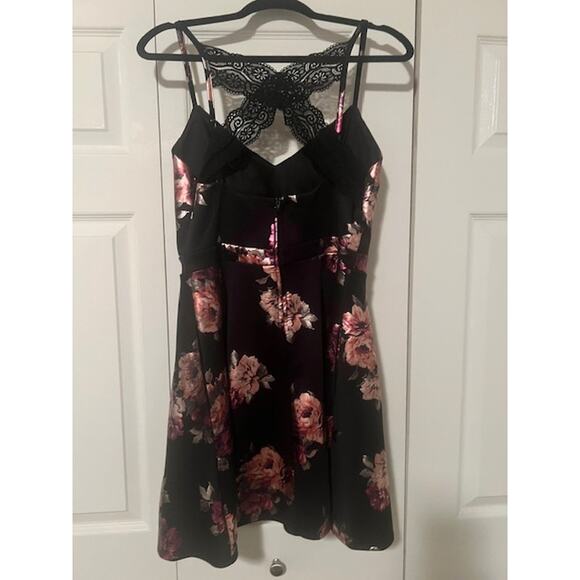Black Floral Print Junior's dress (size 13) from Speechless - Picture 4 of 7
